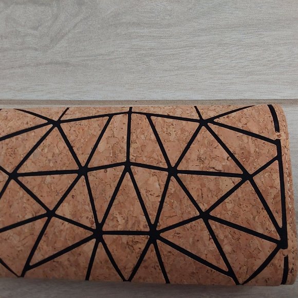 Cork Overlay on Black Fabric Trifold Organizer Wallet. - Picture 6 of 6